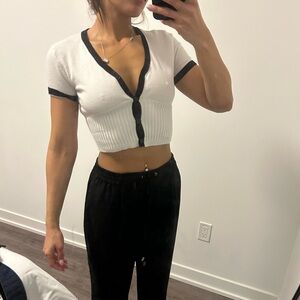 Commense extra small xs White and Black Button-Up Crop Top cardigan